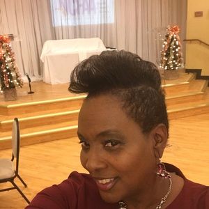 Meet your Posher, Lindy